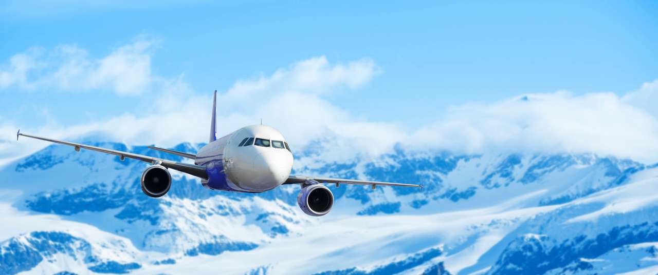 Αεροπλάνο πάνω από τα βουνά online παζλ