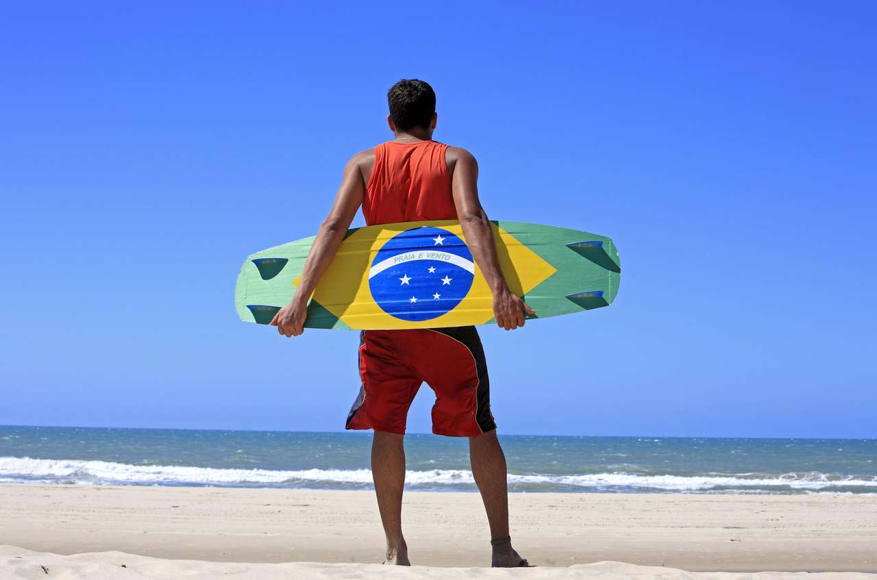Bandera brasileña pintada en el tablero de cometas. rompecabezas en línea