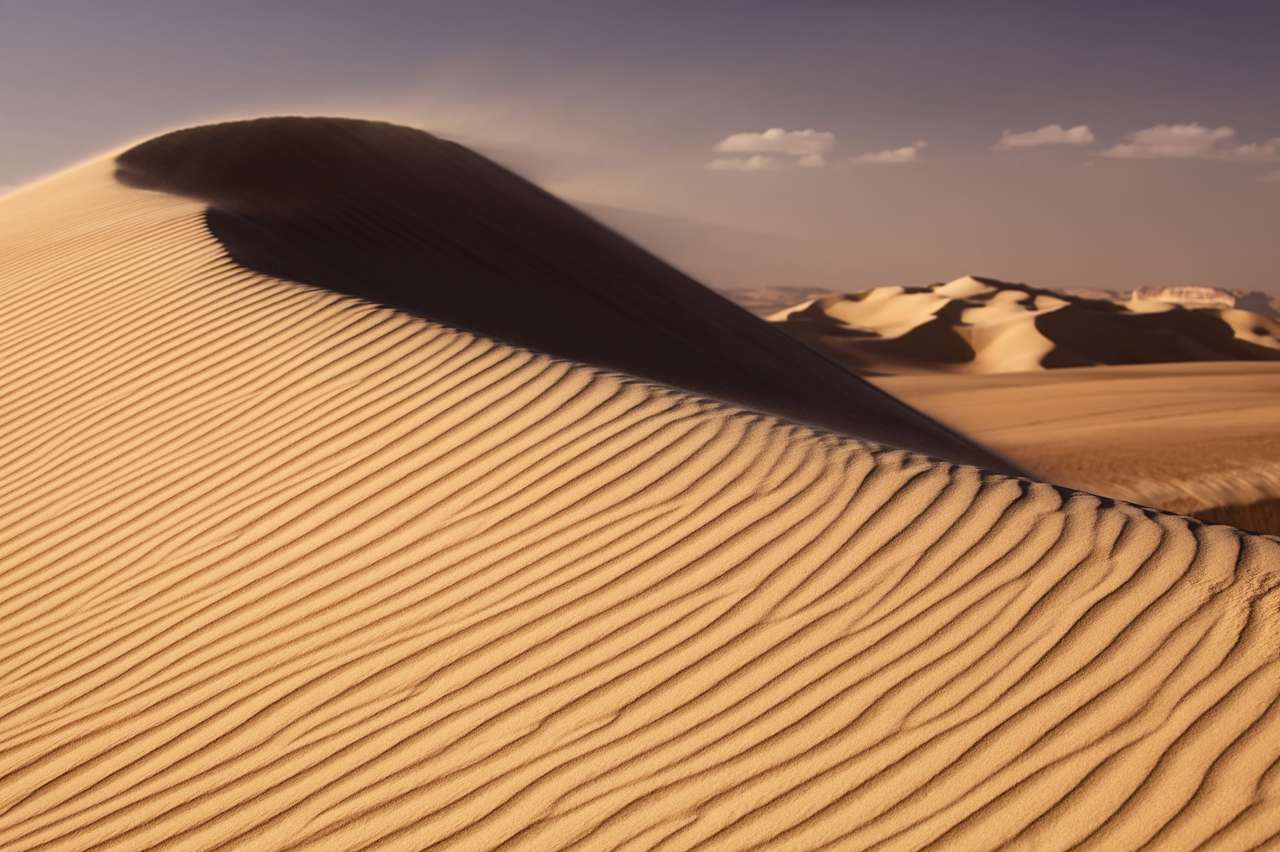 Den stora Sahara-öknen nära Siwa, västra Egypten Pussel online