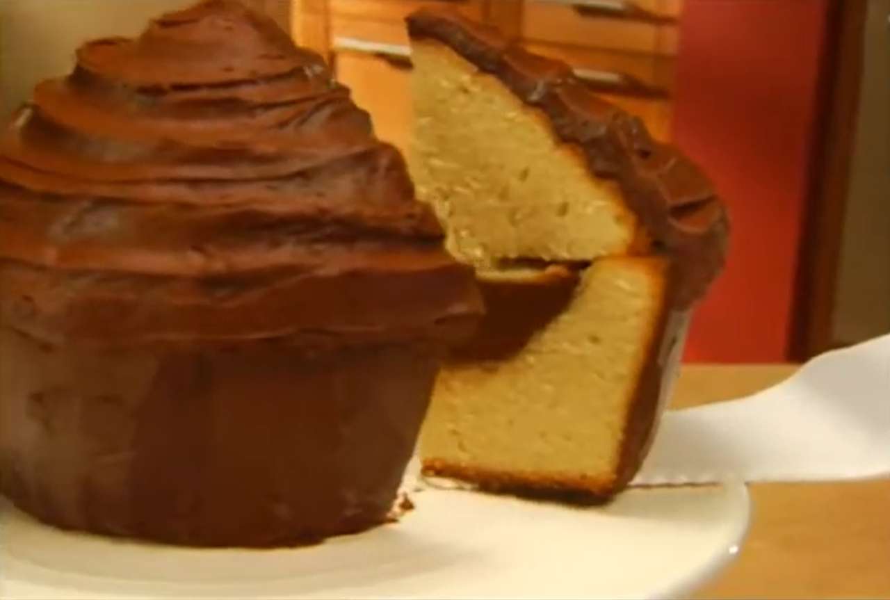 Großer Schokoladencupcake. Puzzlespiel online