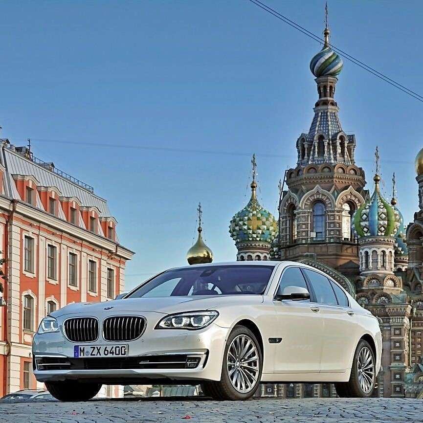 BMW 2013 в Москві пазл онлайн