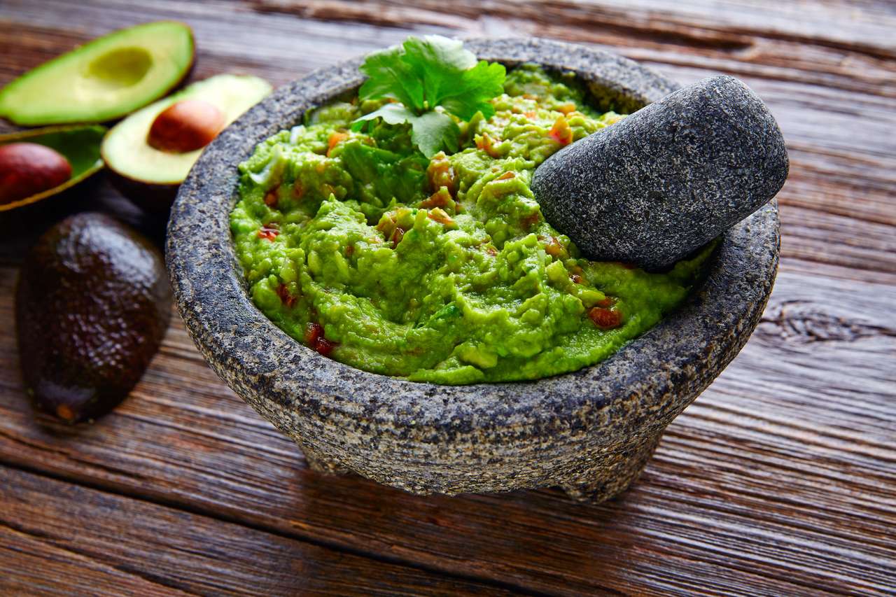 avokádo guacamole na molcajete reálný mexický tradiční postup skládačky online