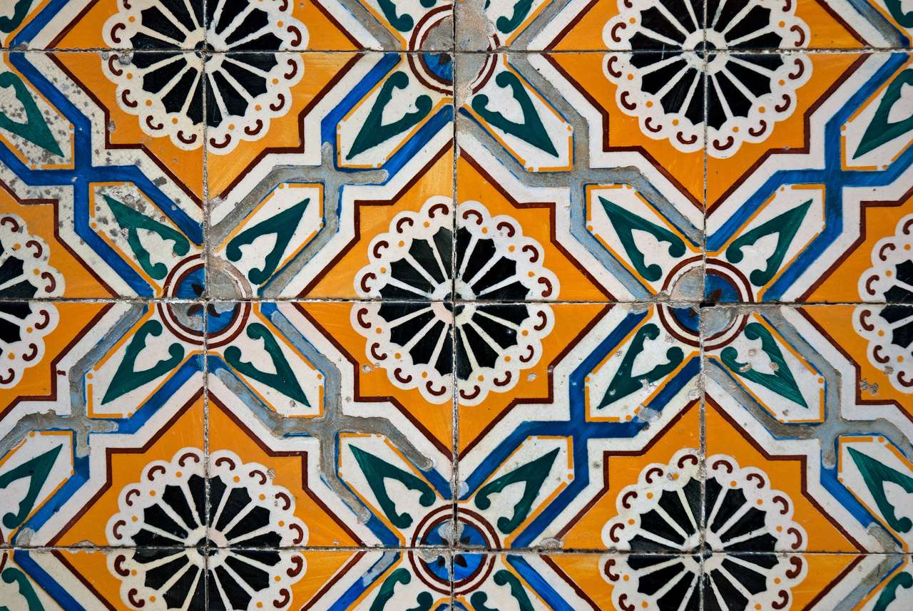 Decoración de la pared de las baldosas de cerámica del estilo español del vintage colorido. rompecabezas en línea
