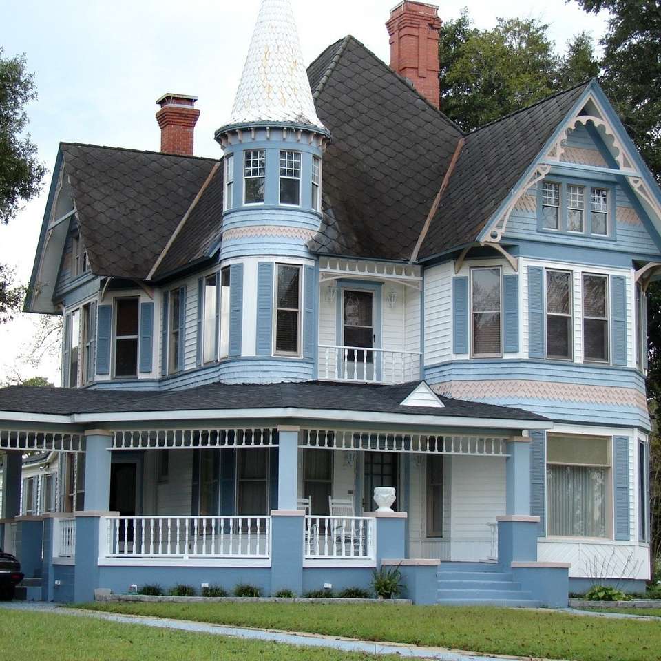 Casa victoriana azul-blanca rompecabezas en línea