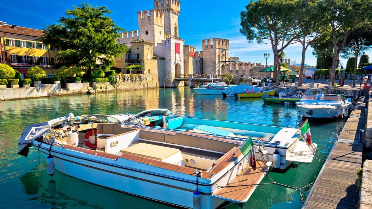 Castello di Scaligiro e Lago di Garda a Sirmione puzzle online