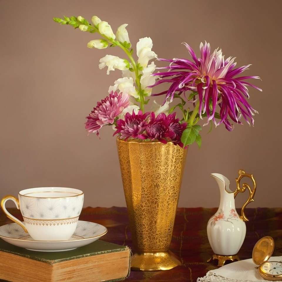 Цветя в vason онлайн пъзел