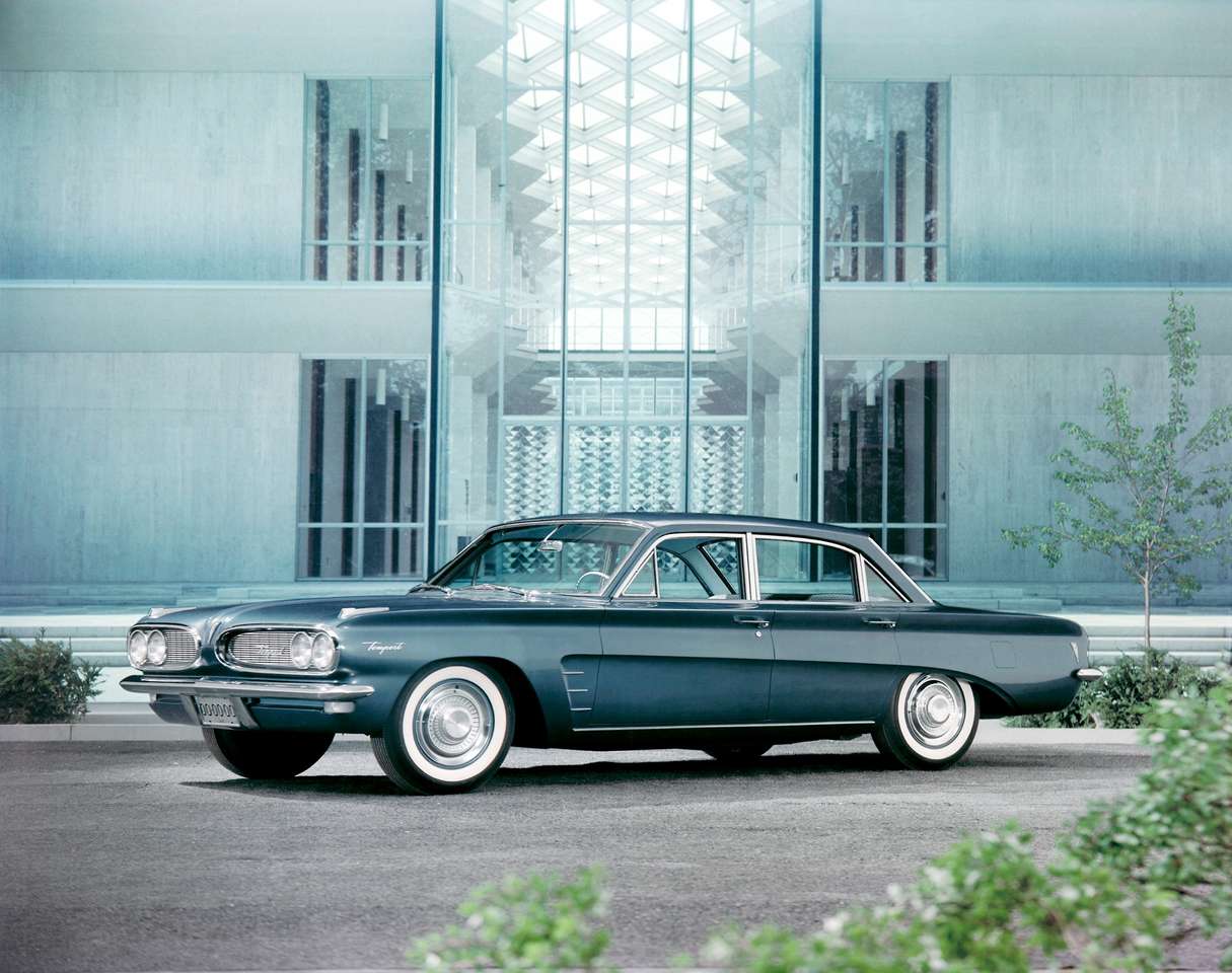 1961 Pontiac Tempest Sedan pussel på nätet
