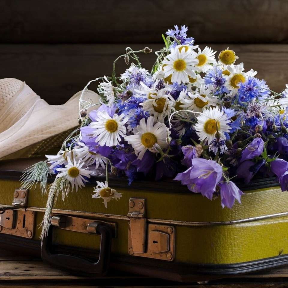 Μπουκέτο λουλουδιών πεδίου παζλ online