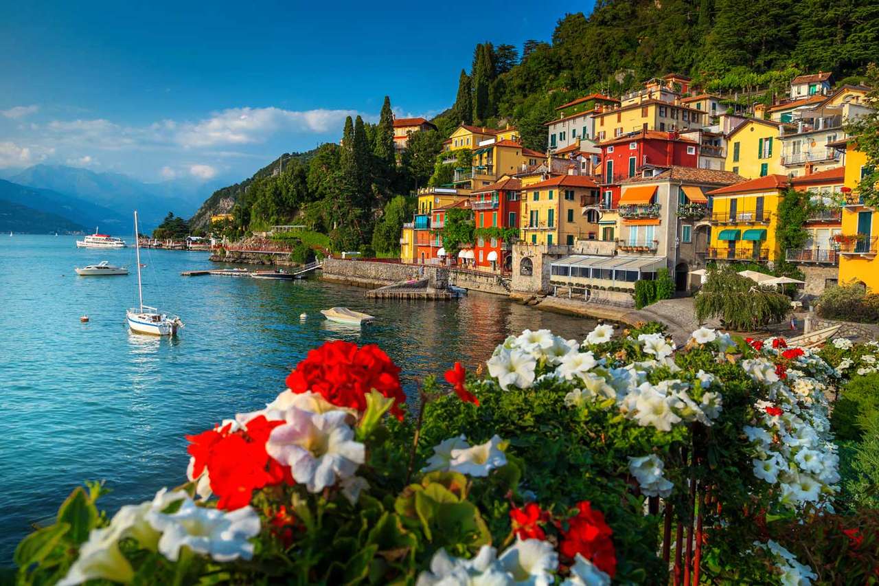 Lago Di Garda - Lac dans le nord de l'Italie puzzle en ligne