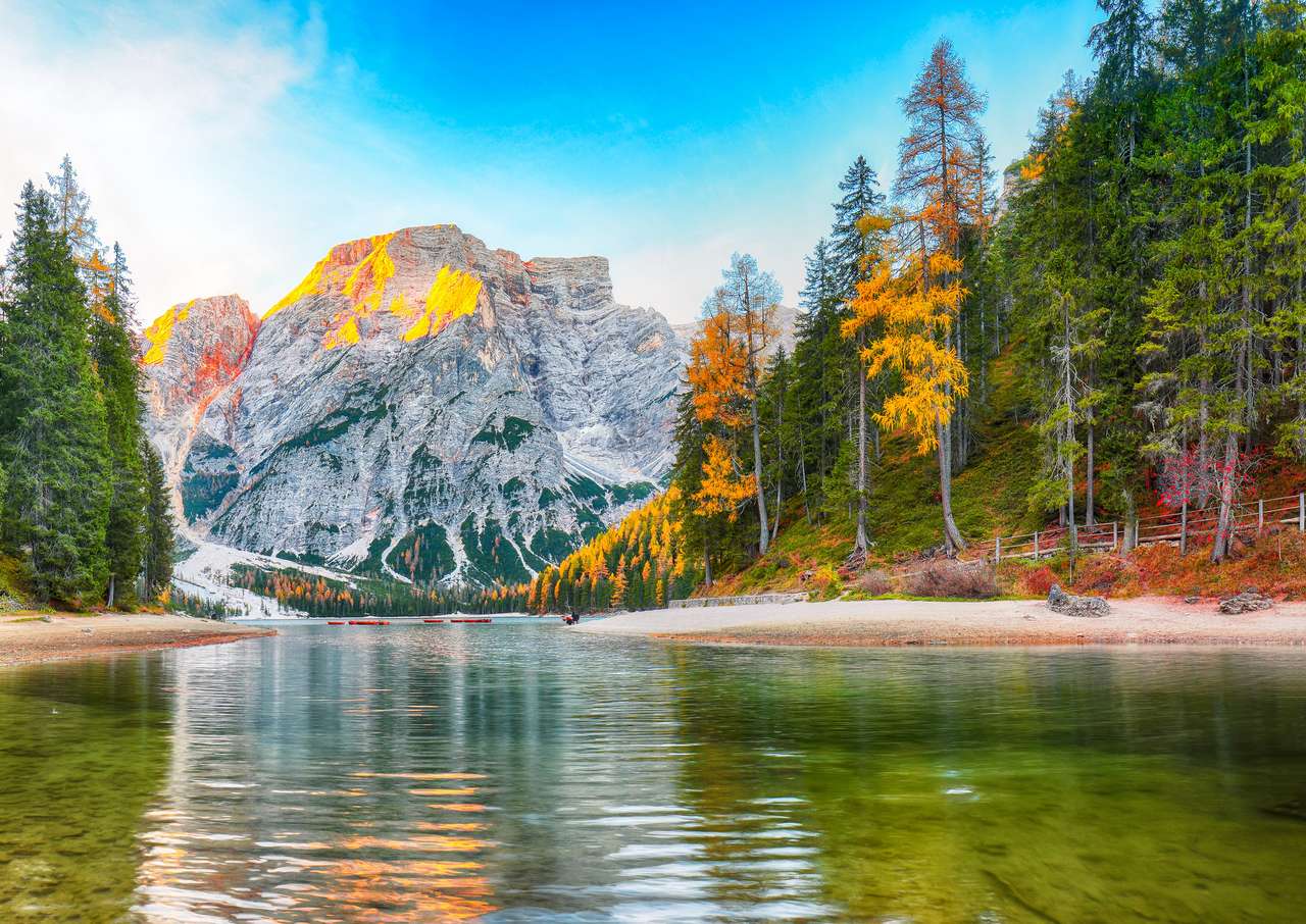 Известното алпийско езеро от есента онлайн пъзел