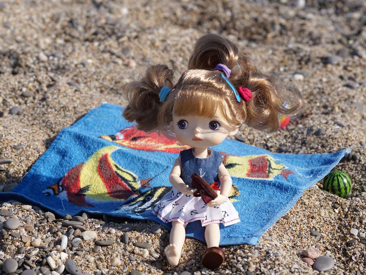 Doll Fiona on the beach jigsaw puzzle online
