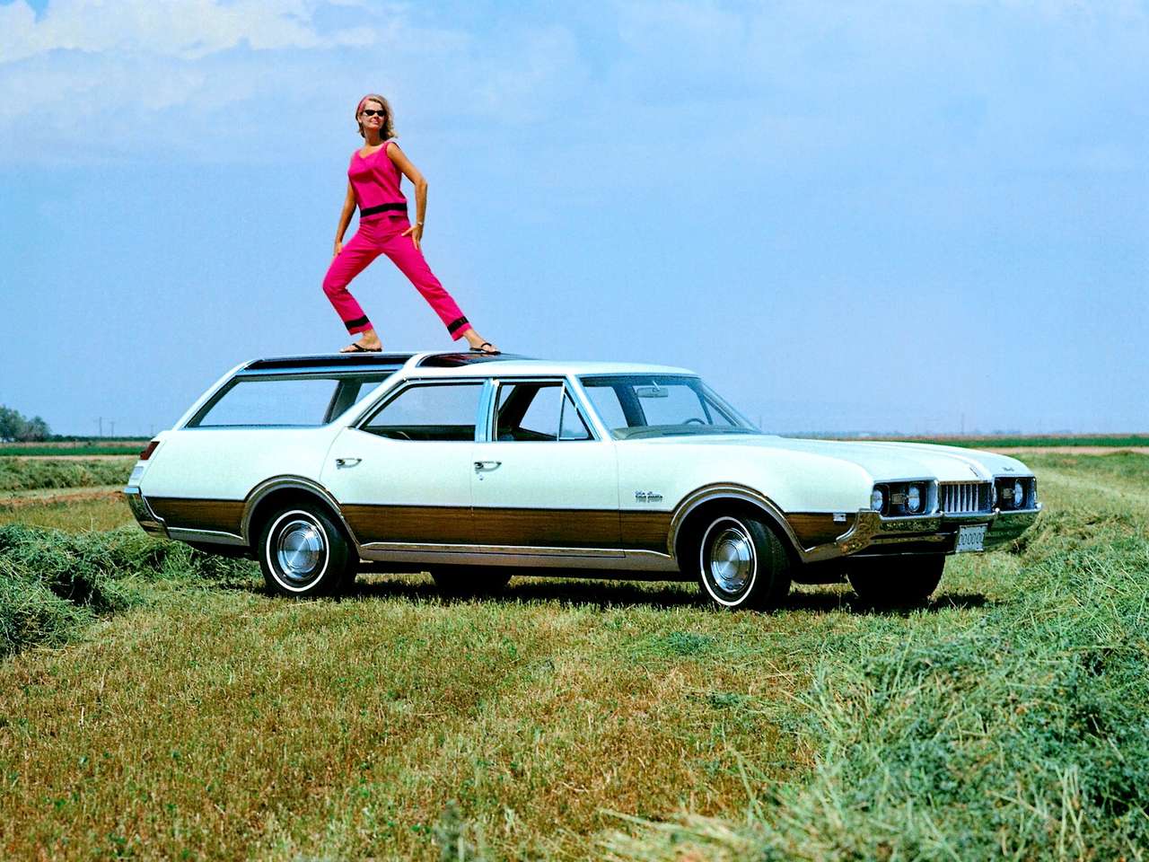 1968 Oldsmobile Vista Cruiser Custom pussel på nätet
