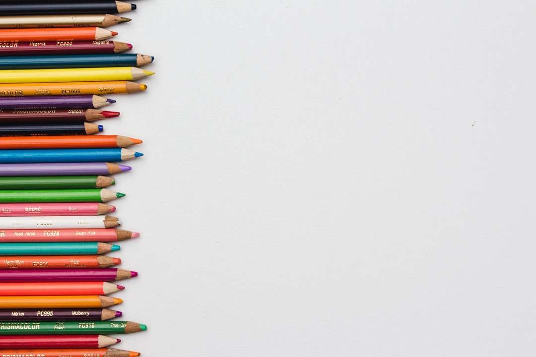 grămadă de creioane de culoare puzzle online