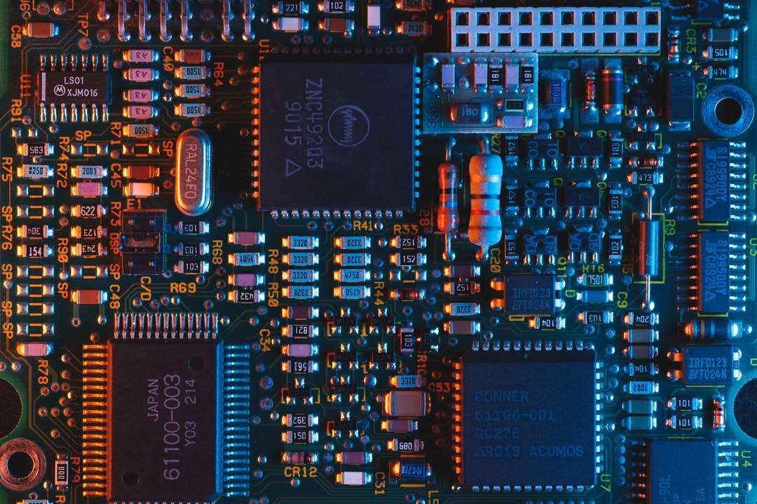 carte de circuit imprimé bleu puzzle en ligne