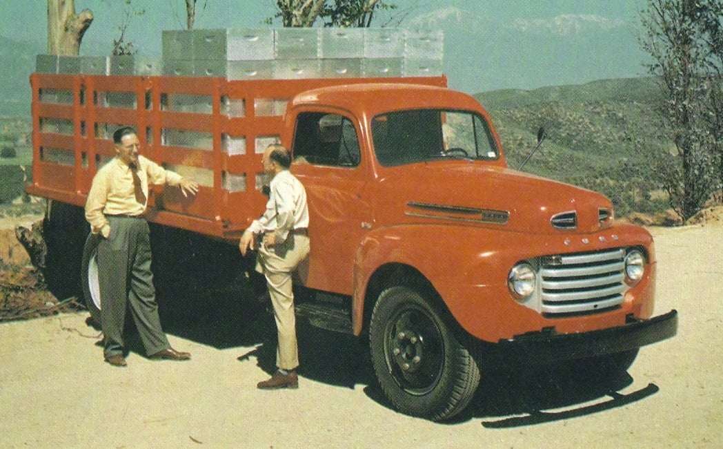 Вантажівка Ford 1948 року випуску пазл онлайн