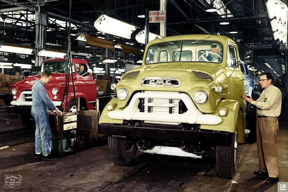 1958 GMC 800 series traktorhytt Pussel online