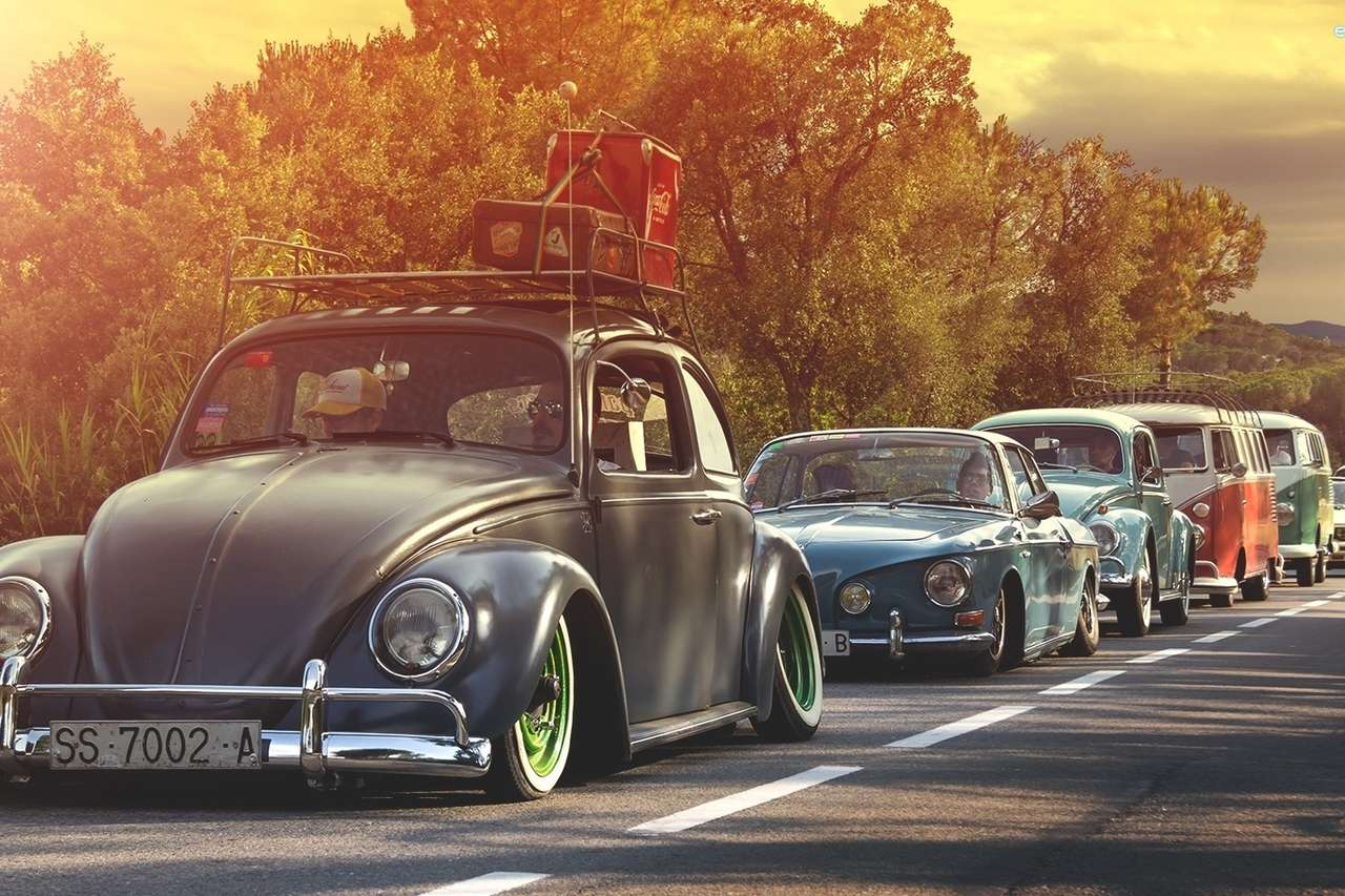 Retro cars on the road jigsaw puzzle online
