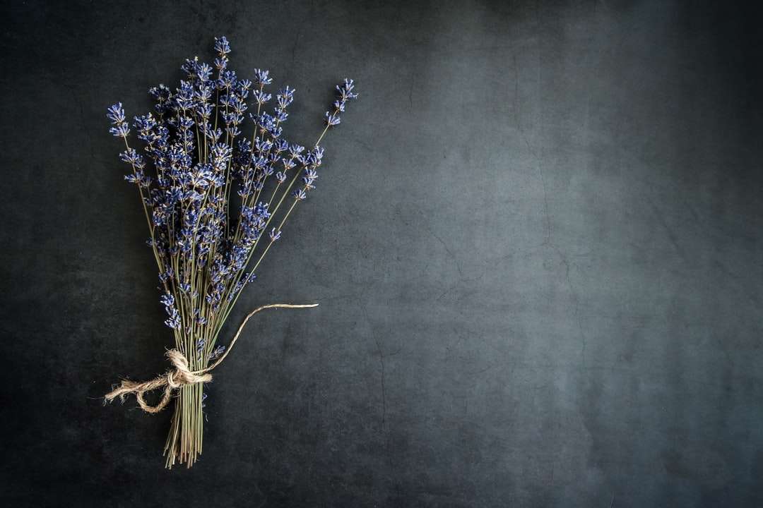 紫のラベンダーの花 ジグソーパズルオンライン