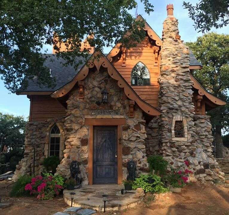Stone and wood house jigsaw puzzle online
