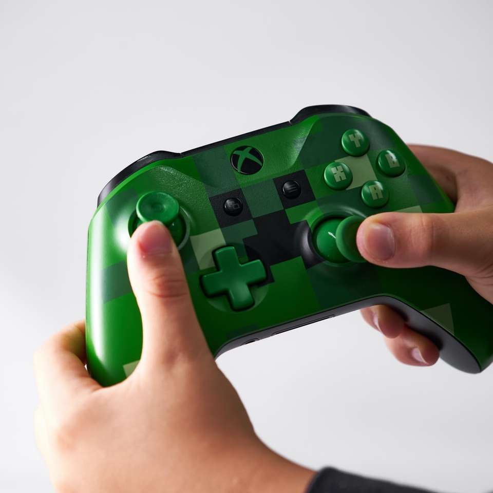 Contrôleur de jeu vert et noir Xbox One puzzle en ligne