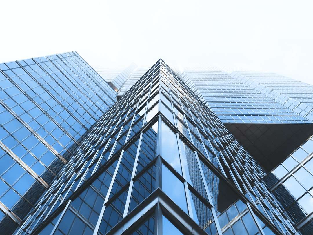 Alacsony szögű fotófüggöny Fali épületek online puzzle