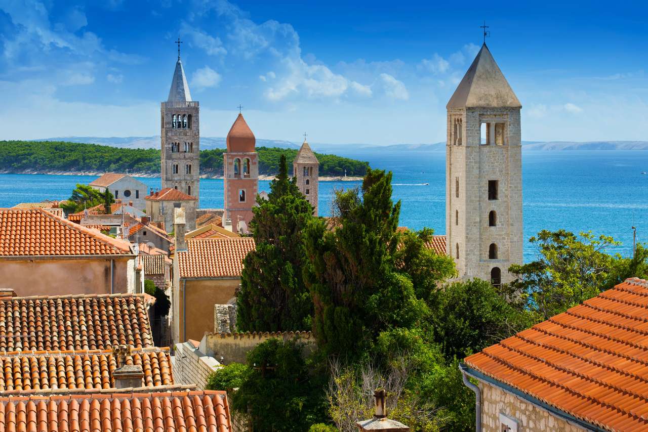 Bellissimo paesaggio urbano della Croazia, la città di Rab puzzle online