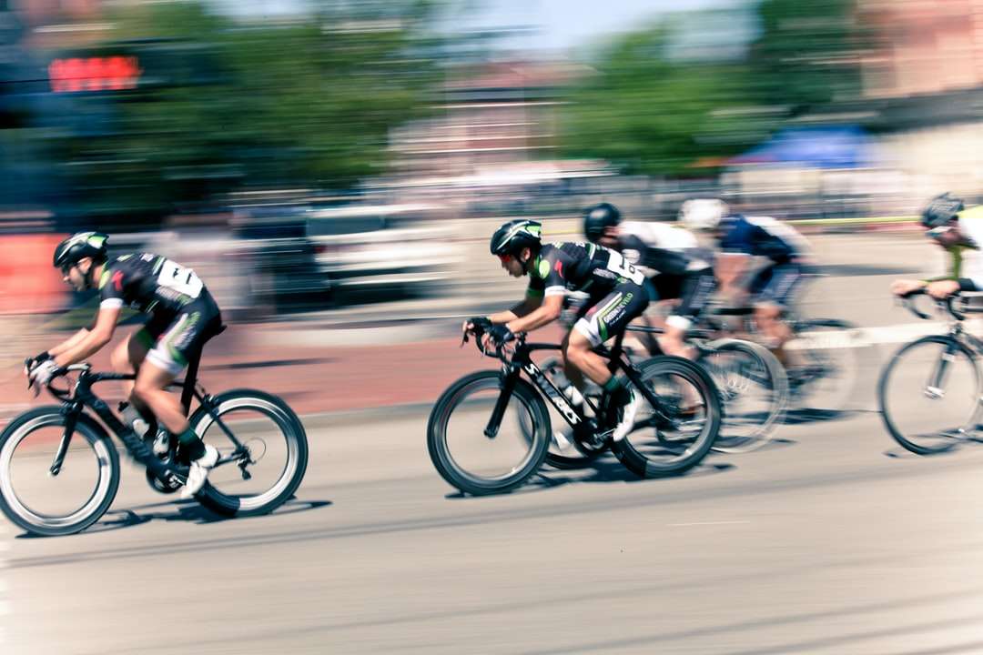 time lapse fotografering av cyklister Pussel online
