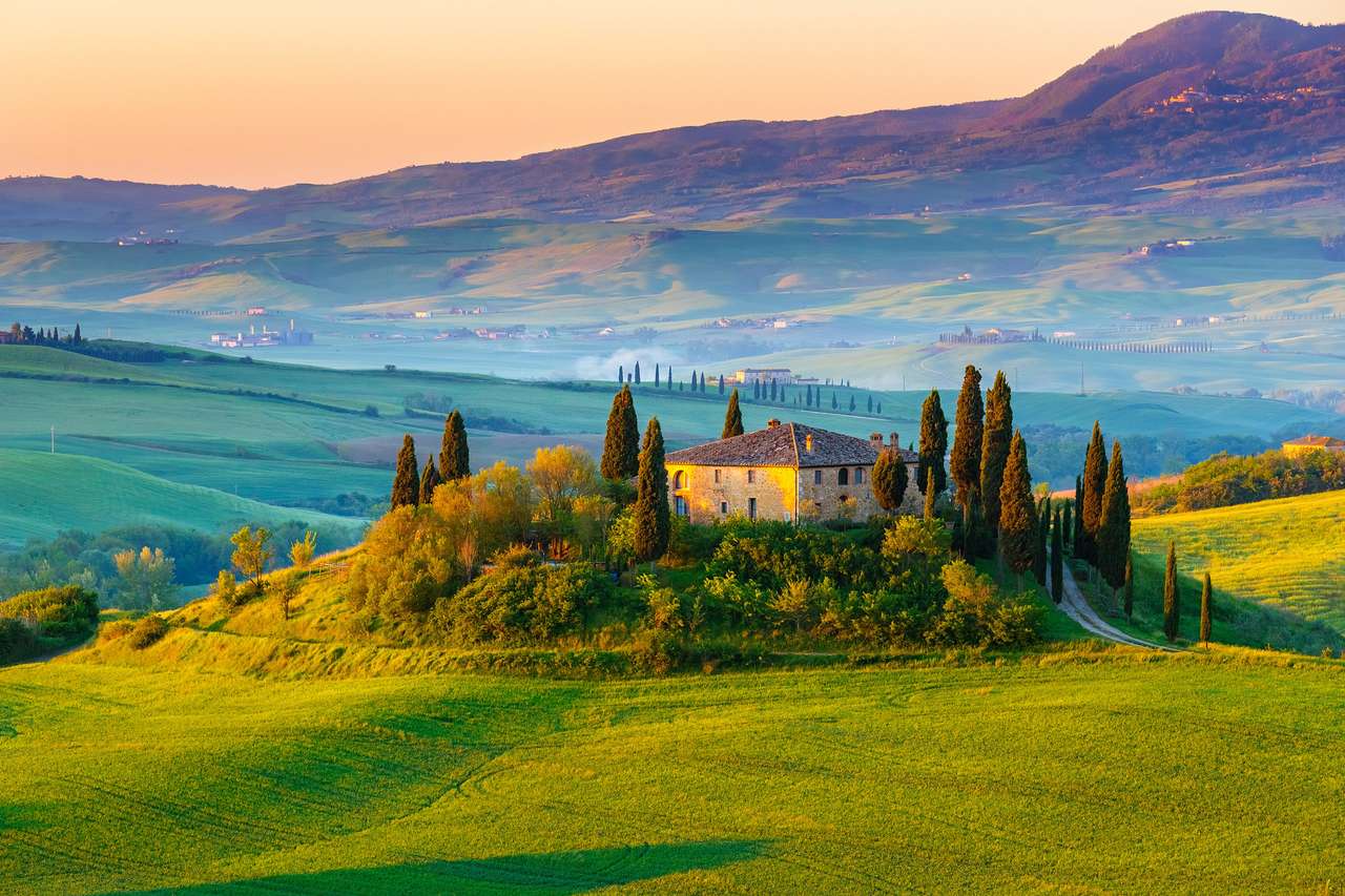 Krásná krajina v Toskánsku, Itálie online puzzle