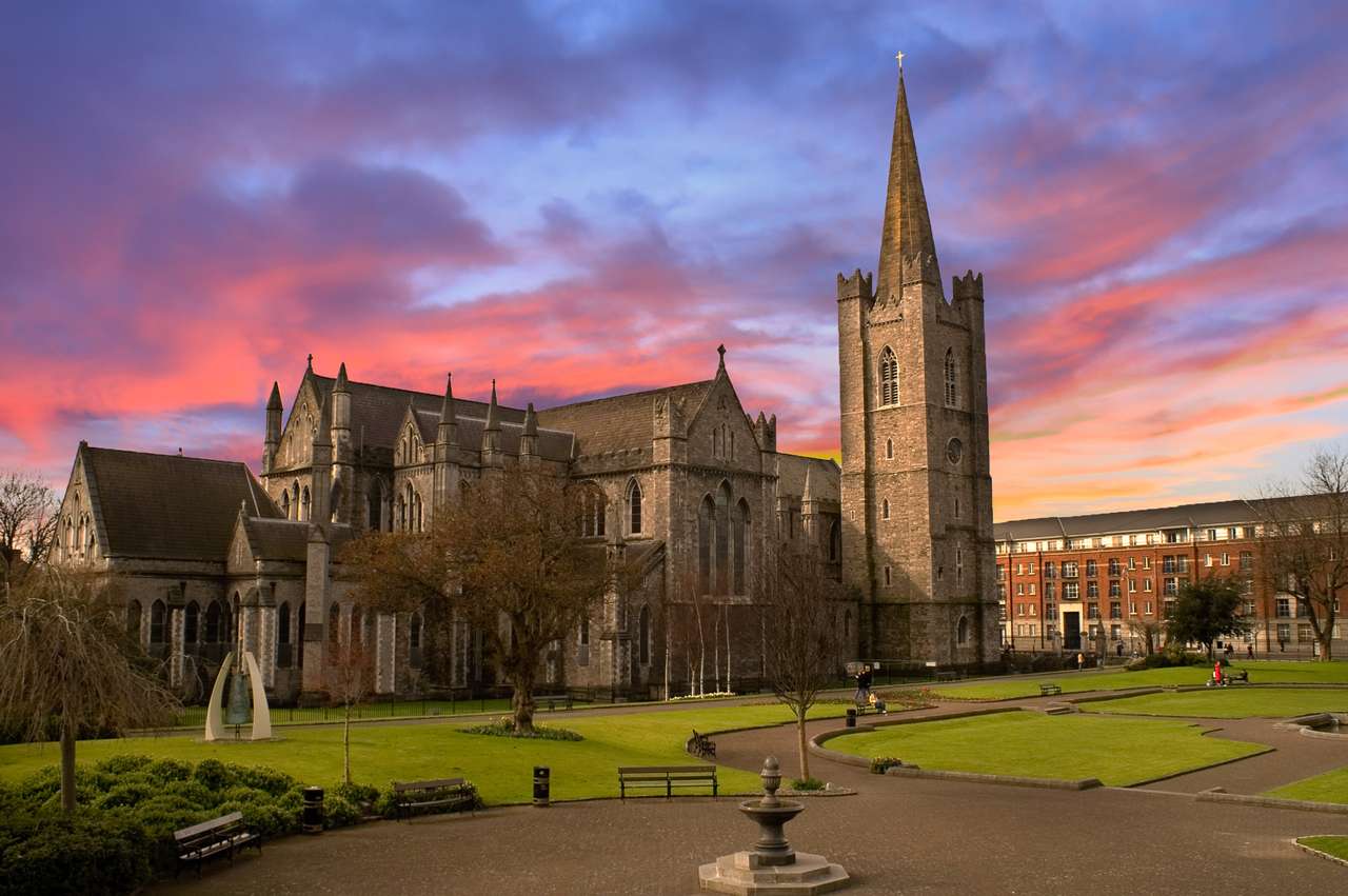 Храм Святого Патрика в Дублине, Ирландия. онлайн-пазл