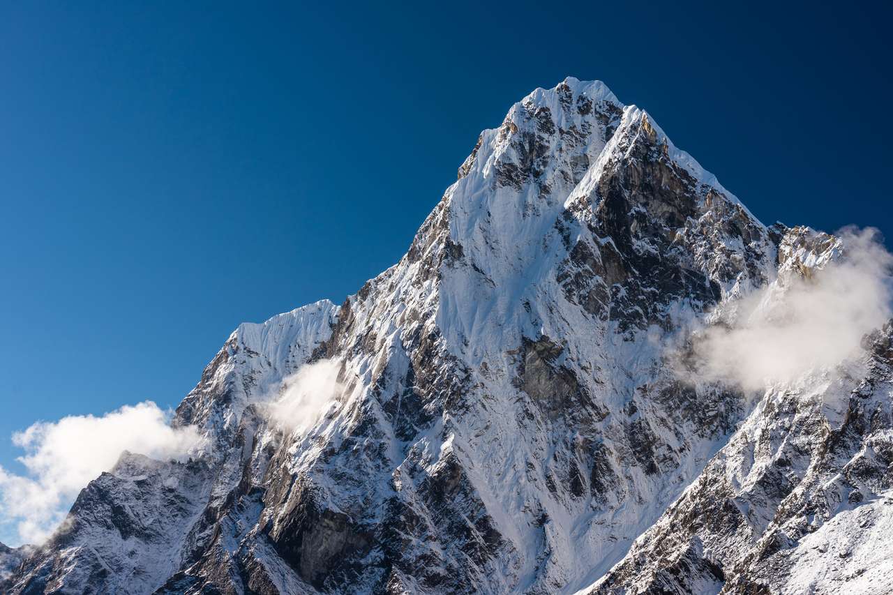 Kolate berg topp utsikt från Dzongla by på morgonen, Himalaya Mountains varierar i Everest Base Camp Trekking Route, Nepal, Asien pussel på nätet