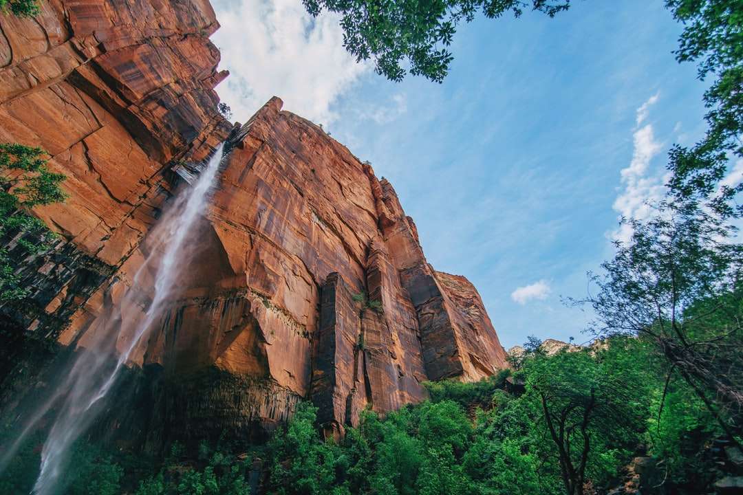 茶色の山の風景写真 ジグソーパズルオンライン