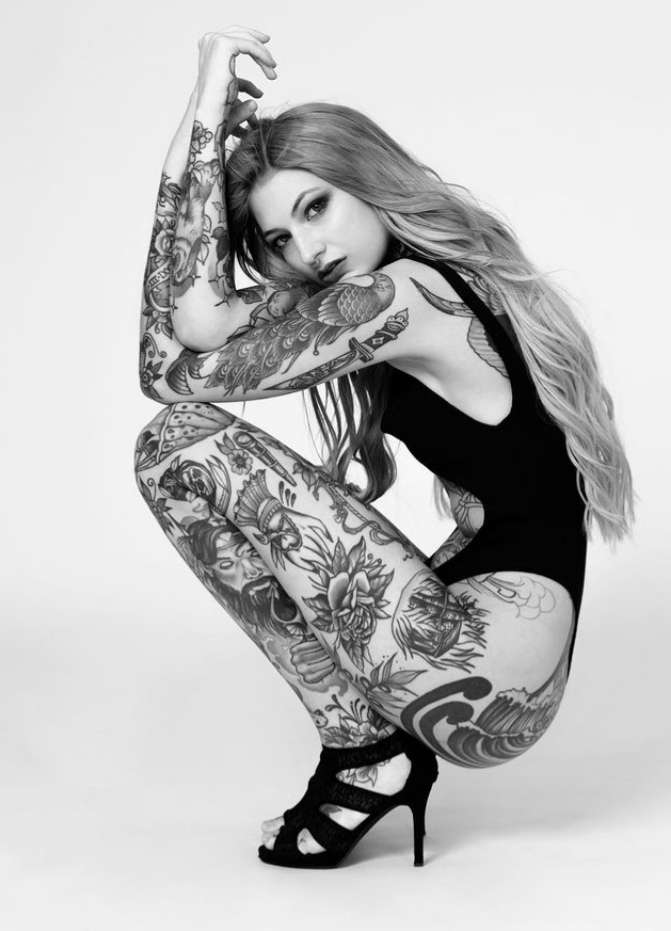 Γυναίκα τατουάζ online παζλ