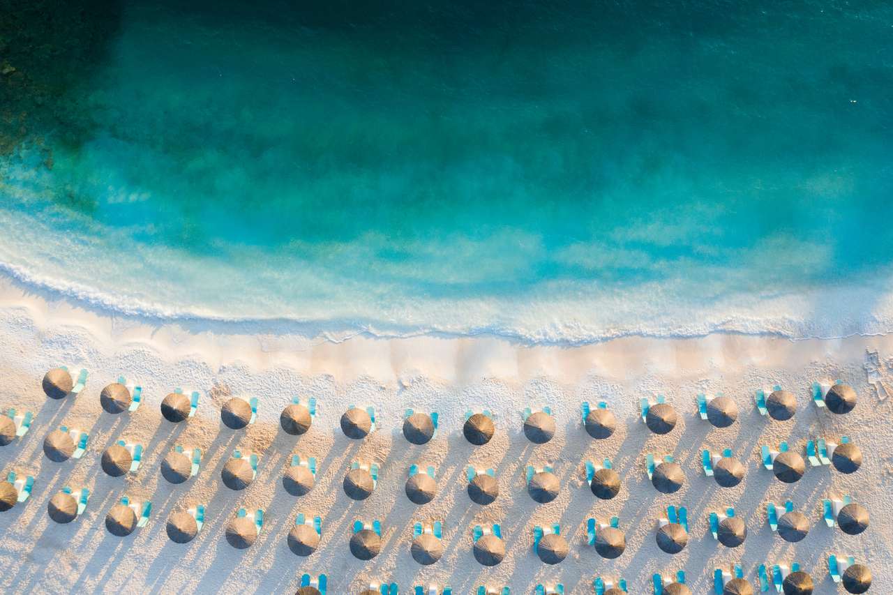大理石のビーチの空撮 オンラインパズル