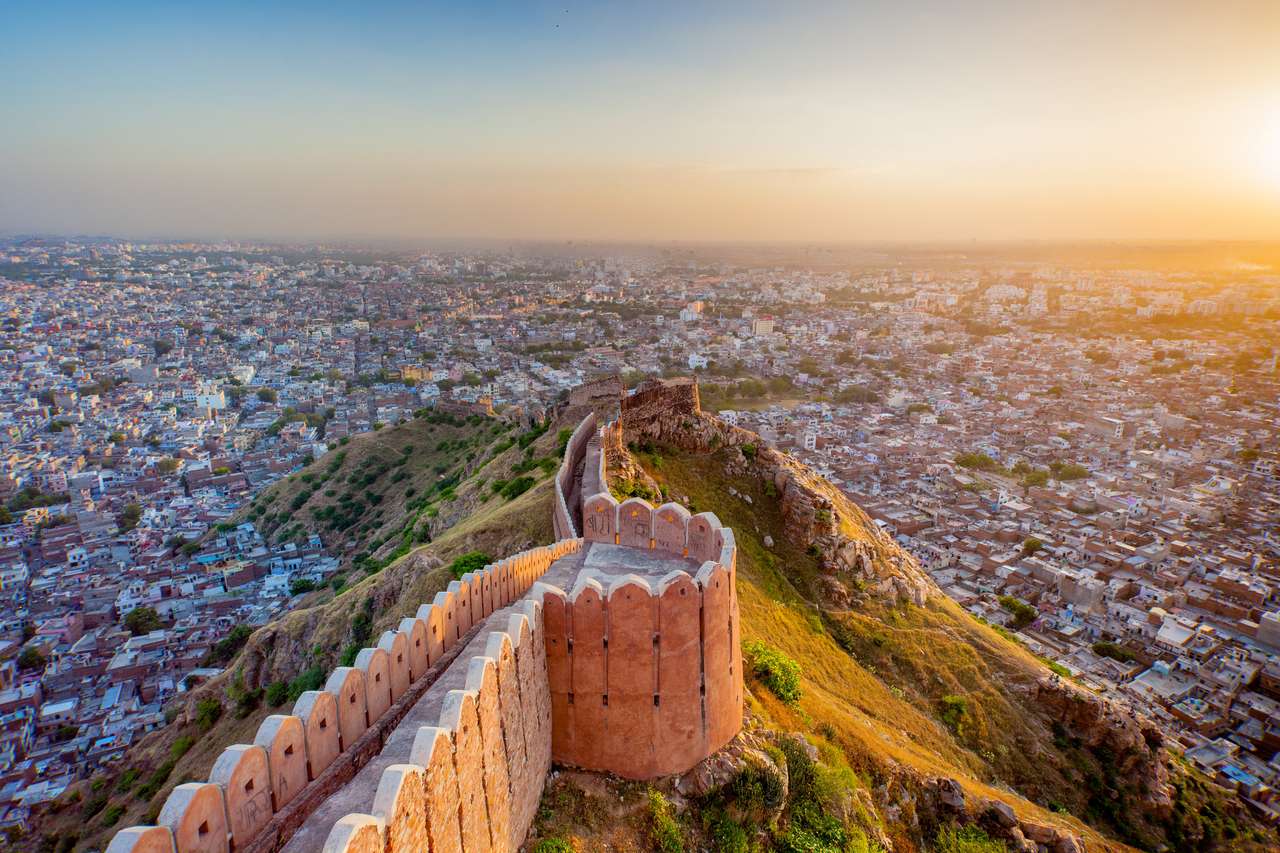 Въздушен изглед към Jaipur от крепост Нахаргар в залез онлайн пъзел