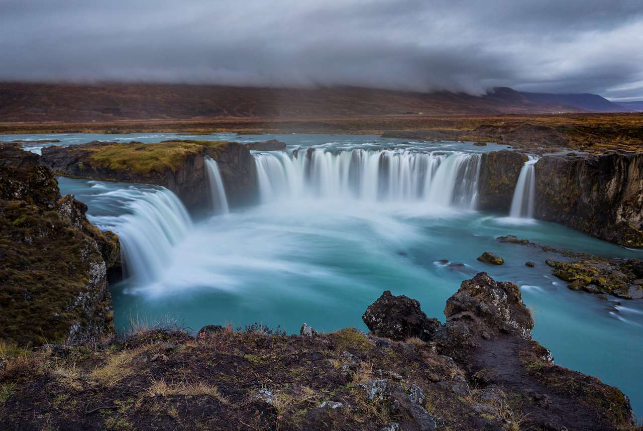 Godafoss es una cascada islandesa muy hermosa. rompecabezas en línea