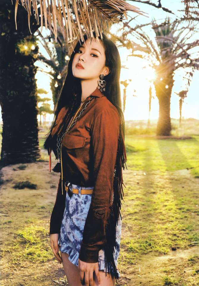 Olivia Hye- Loona online παζλ