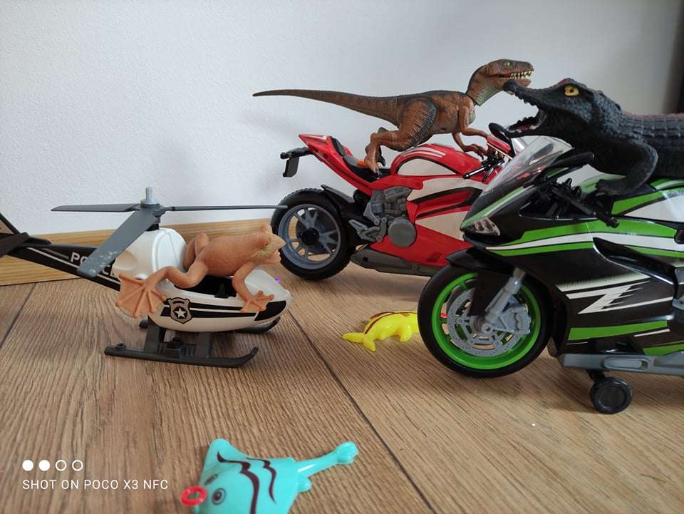 Speelgoed op motorfietsen online puzzel