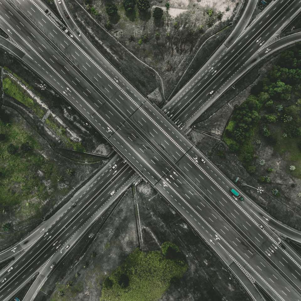 Fotografía aérea de la carretera. rompecabezas en línea