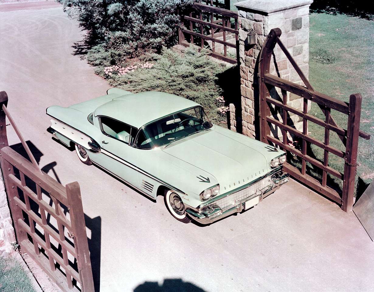 1958 Pontiac Bonneville Sport Coupe rompecabezas en línea