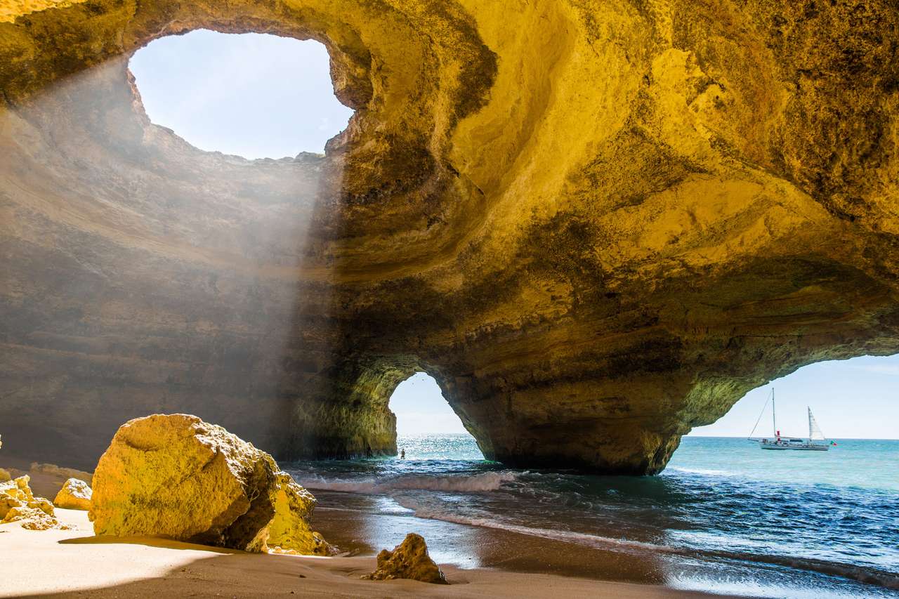 Benagil barlang. Algarve partja. Portugália online puzzle
