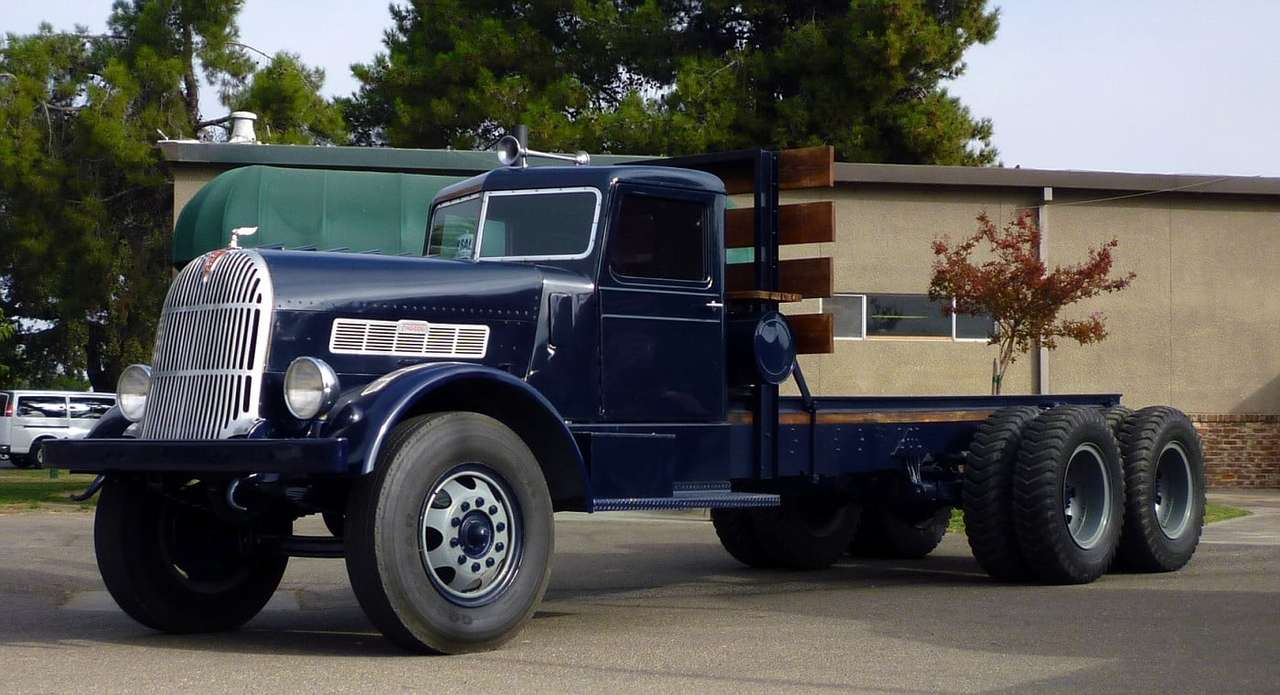 1938 Fageol Model 10 66 Online Puzzle