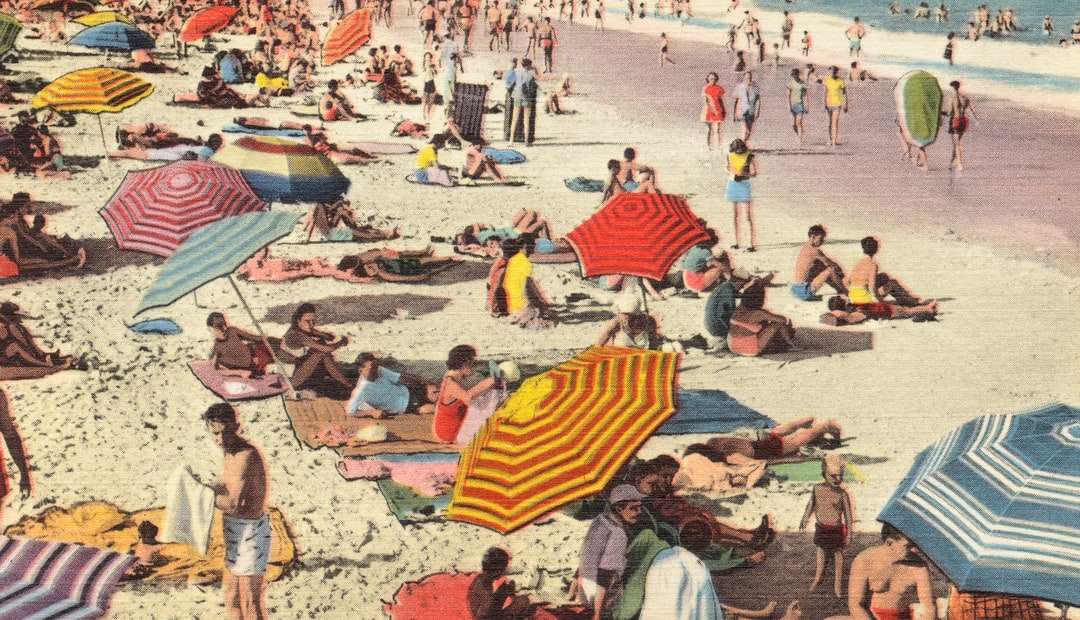 Хората на плажа през деня онлайн пъзел