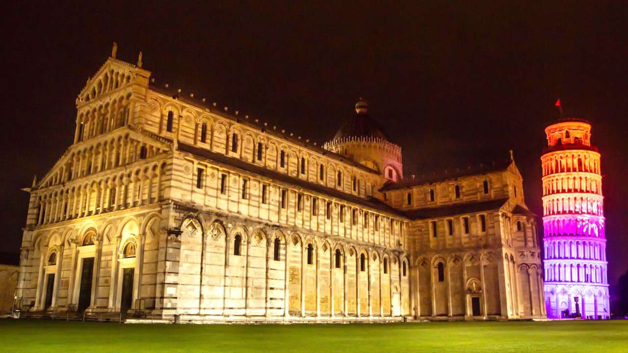 Pisa "Turnul iluminat" jigsaw puzzle online