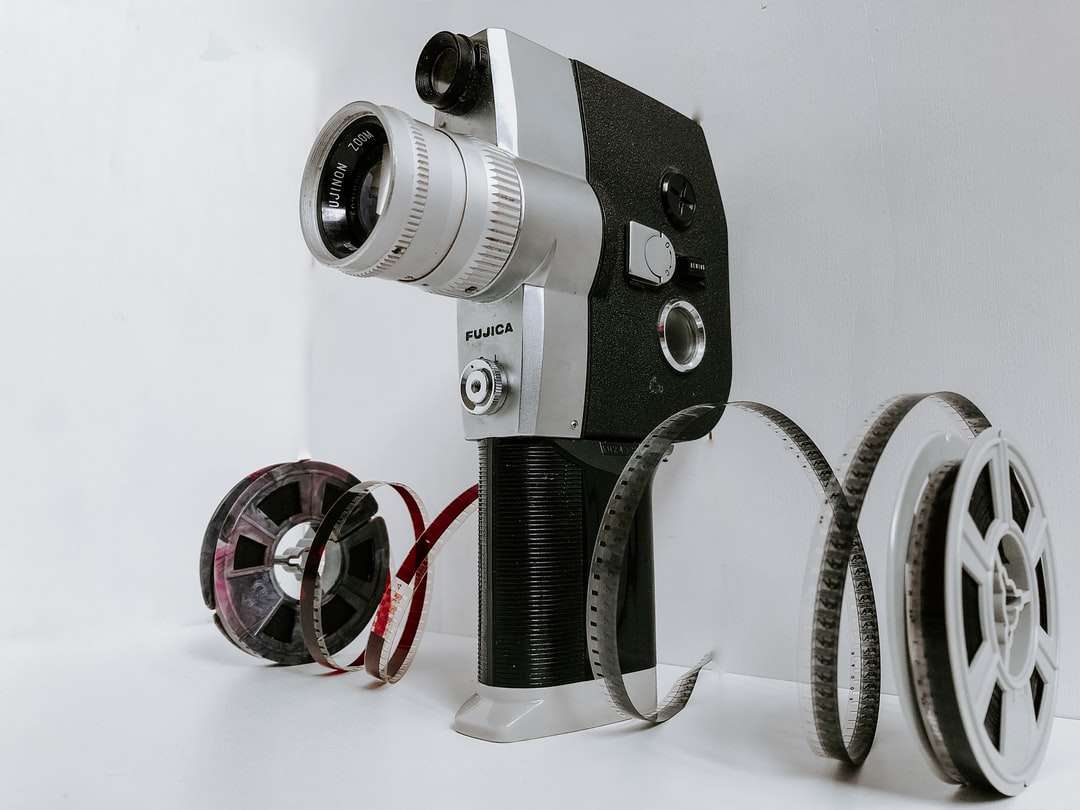 vintage сіро-чорний фотоапарат пазл онлайн