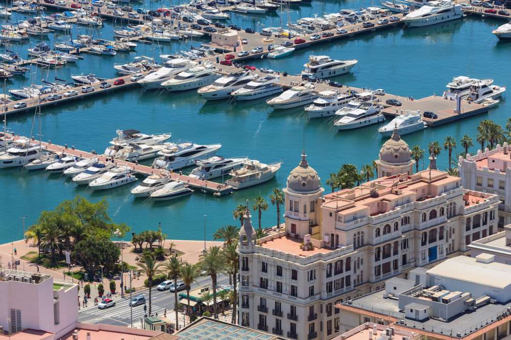 Espagne - Bateaux à moteur à Alicante puzzle en ligne