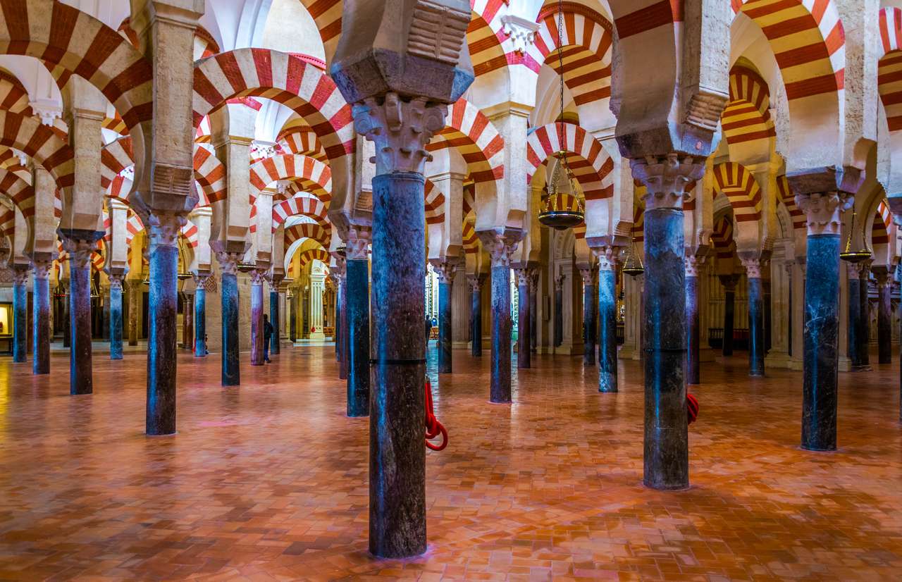 Arcuri și stâlpi ai Mezquita puzzle online