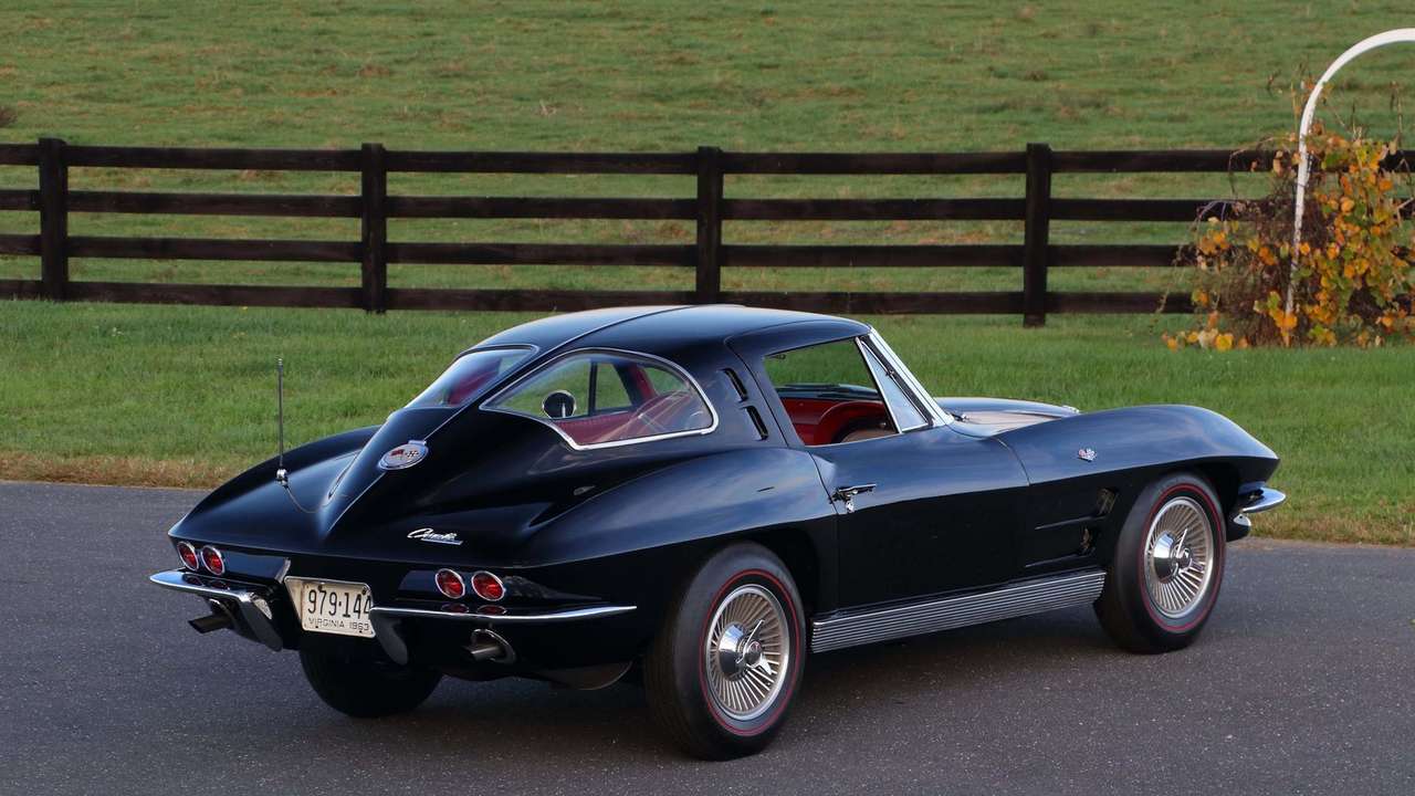 Chevrolet Corvette Sting Ray Sport Coupe 1963 року випуску онлайн пазл