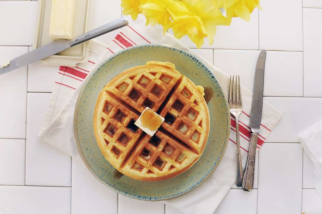 waffle on gray ceramic plate jigsaw puzzle online