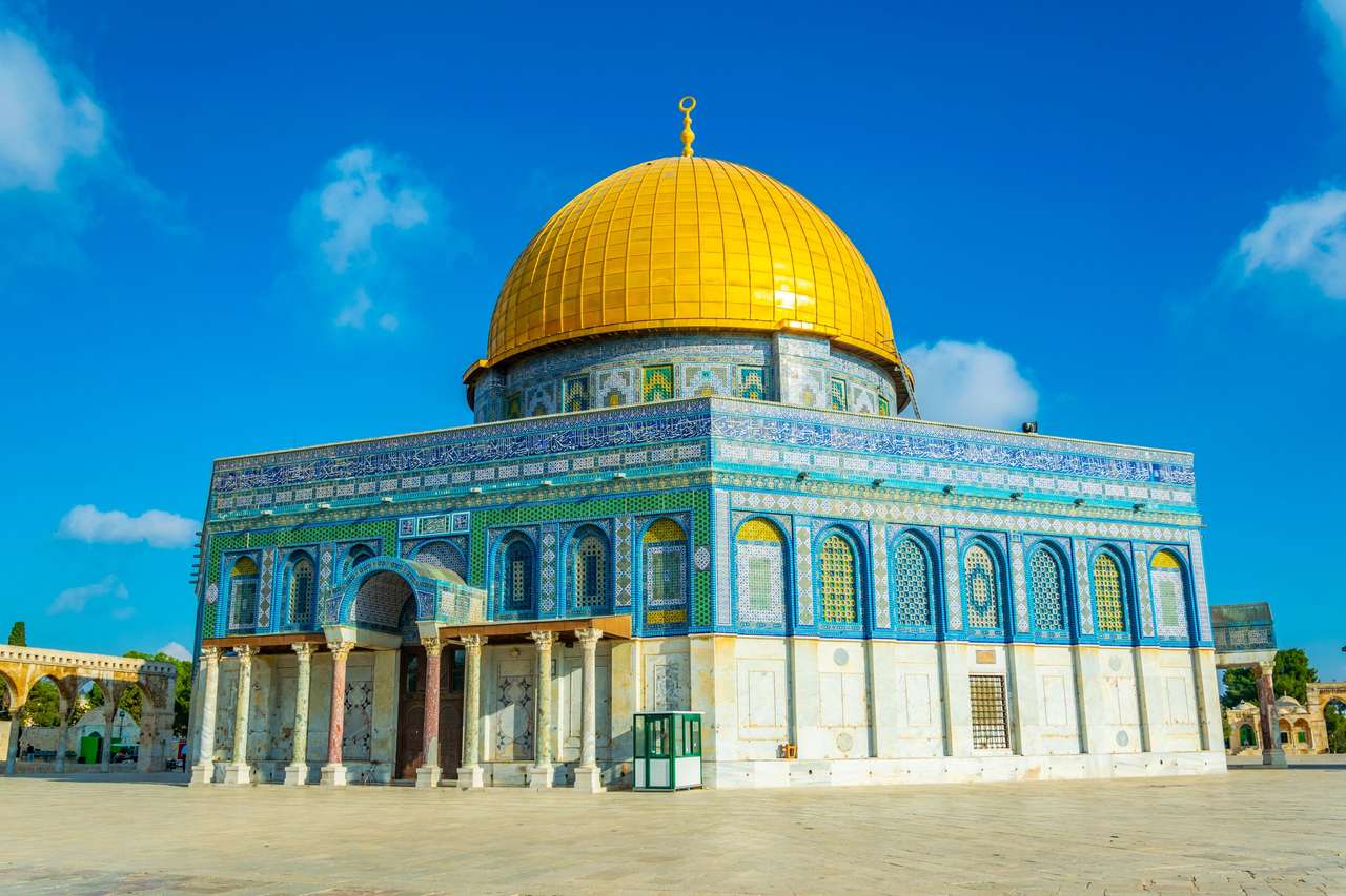 Известен купол на скалата, разположен на храмовата могила в Ерусалим, Израел онлайн пъзел