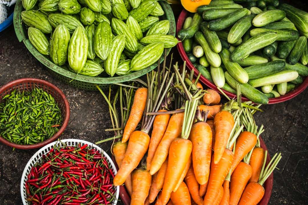 сноп от разнообразни зеленчукови партиди онлайн пъзел
